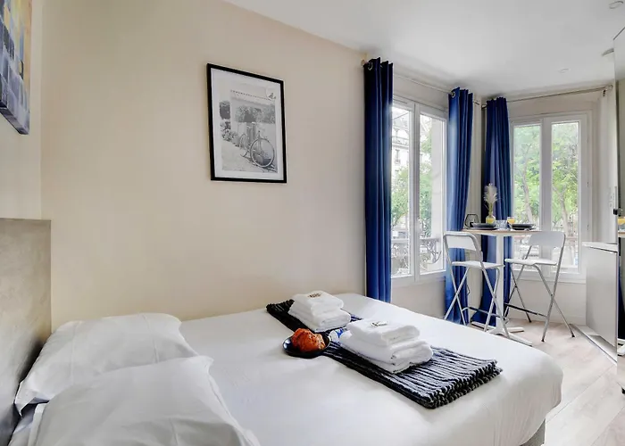 Chic - 2p - Porte Saint-martin Apartment *